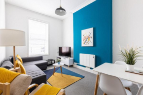Judah Suites by Koya Homes - TV Bed Apartment, Central High Street, Free Parking